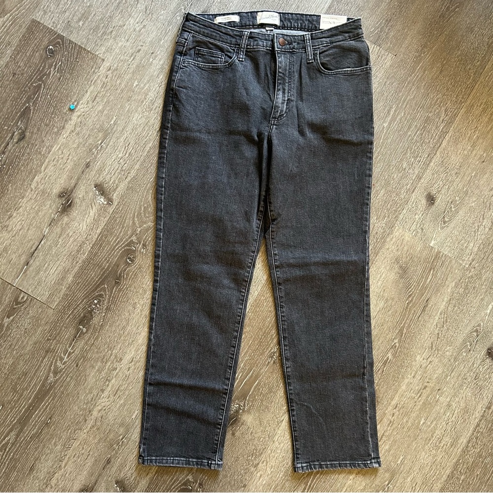 NWT 8 Universal Thread High Rise Straight Vintage Stretch Gray Denim Jeans